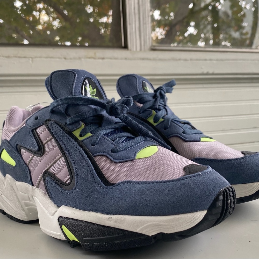 Adidas Sneakers